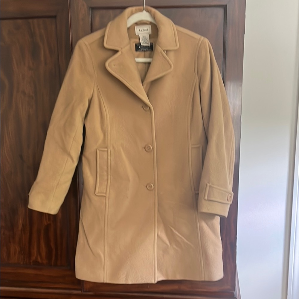 L.L. Bean Tan Trench Coat Timeless Design